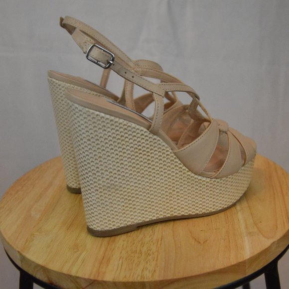 Steve Madden  - Nessie Tan, Genuine Leather Platform Sandals, Size 6. - Picture 4 of 9